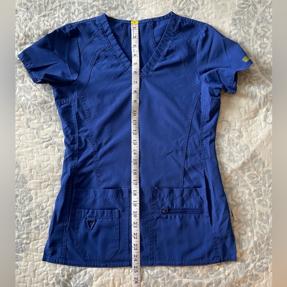 XS Med Couture Women’s ‘Activate’ Scrub Set - Picture 7 of 12